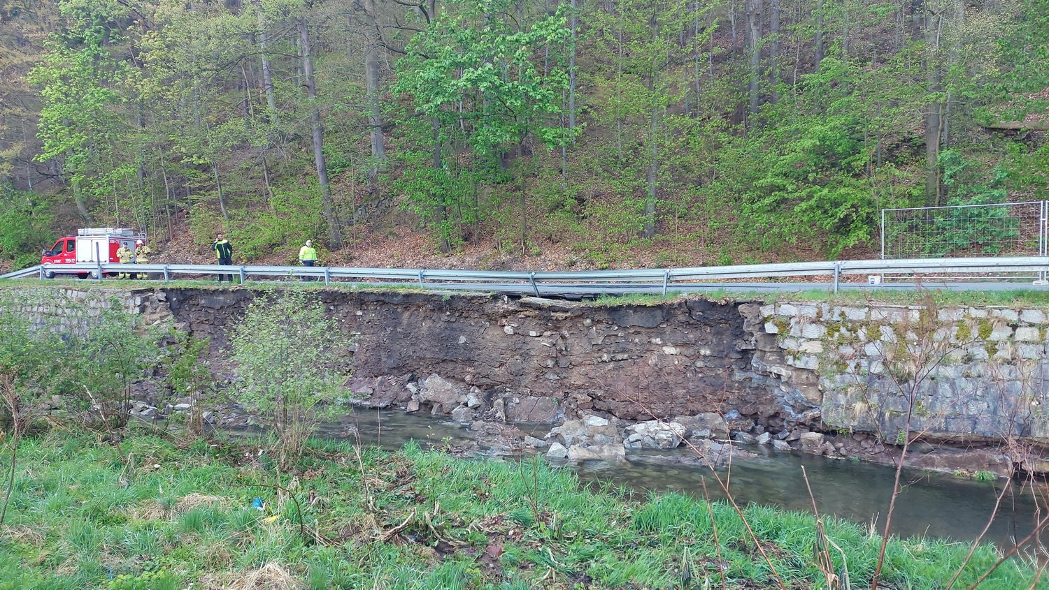 Droga powiatowa z Zagórza Śląskiego do Jugowic zamknięta do odwołania